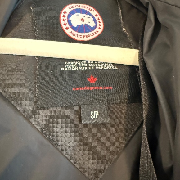 Canada Goose Shelburne Parka – Size Small – Black – Excellent Condition - Picture 3 of 5